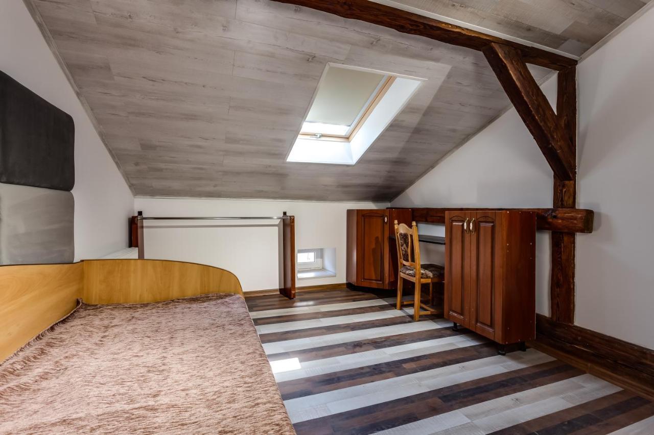Four Bedrooms Apartment In The Heart Of Лвив Екстериор снимка