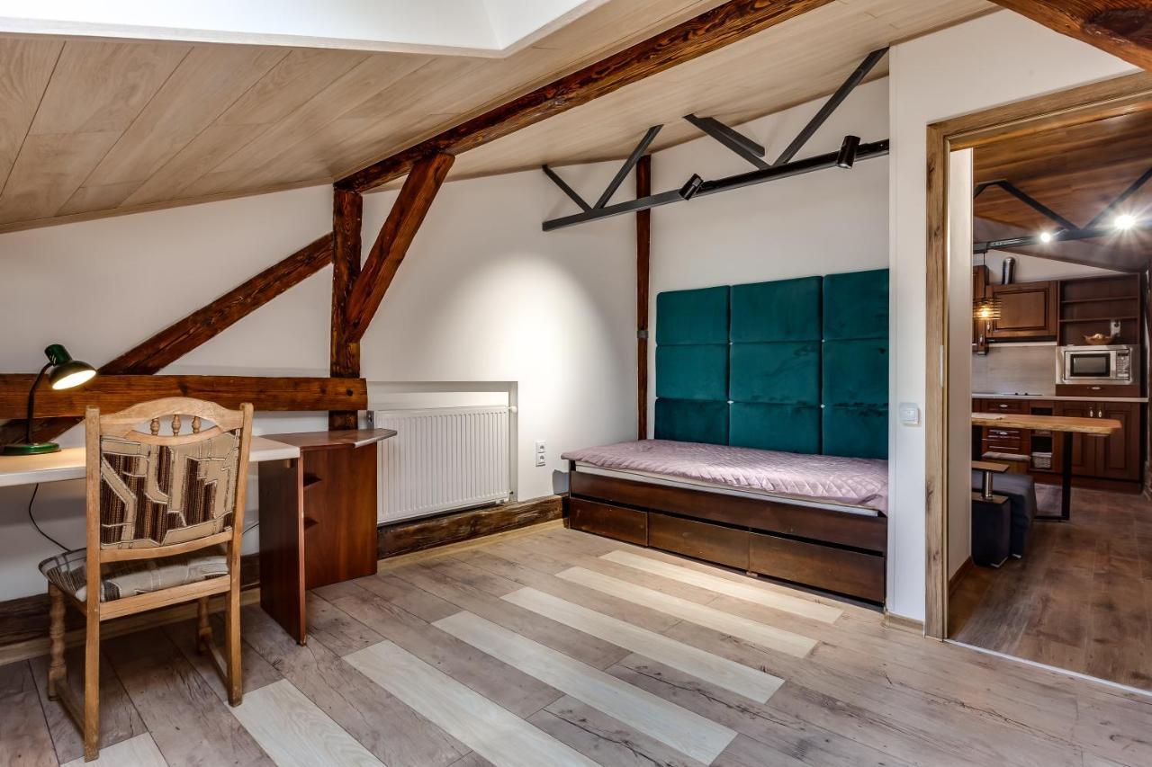 Four Bedrooms Apartment In The Heart Of Лвив Екстериор снимка