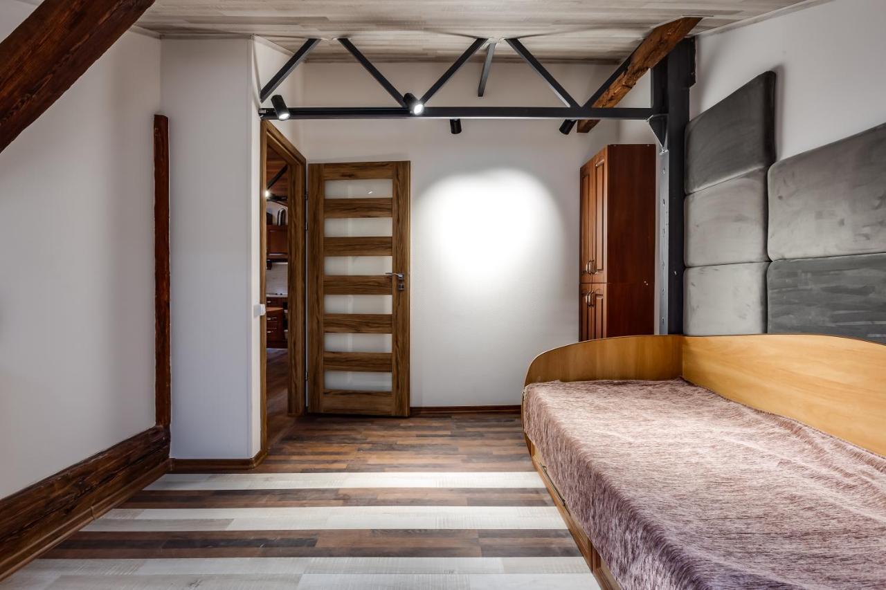Four Bedrooms Apartment In The Heart Of Лвив Екстериор снимка