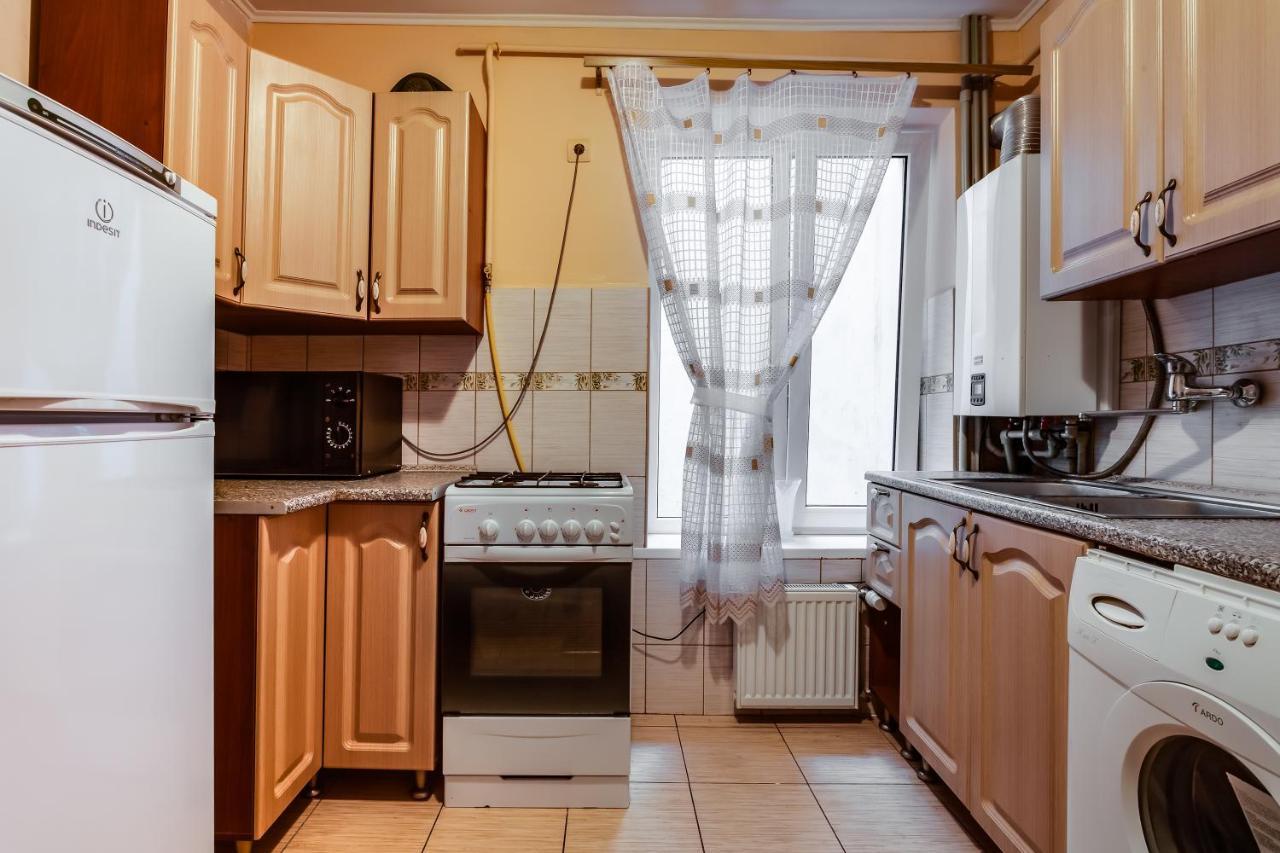 Four Bedrooms Apartment In The Heart Of Лвив Екстериор снимка